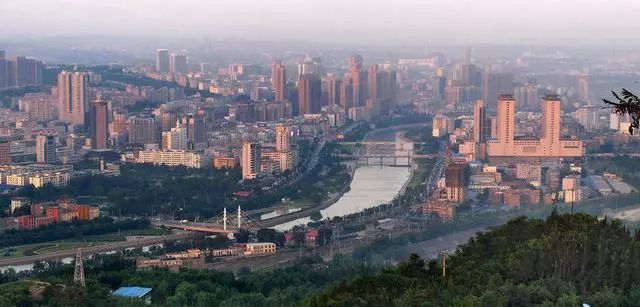 阳泉小城,阳光下的温馨记忆